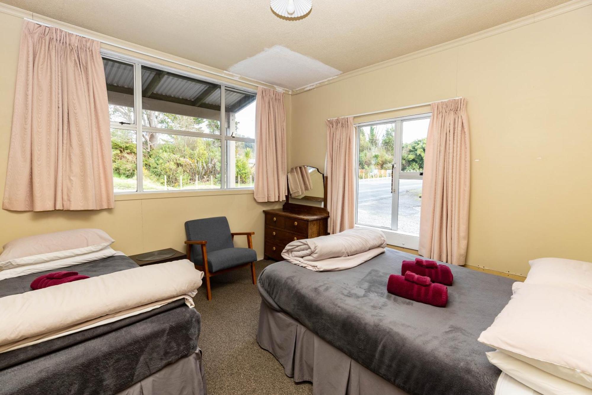 Kaniere Hotel Hokitika Exterior photo